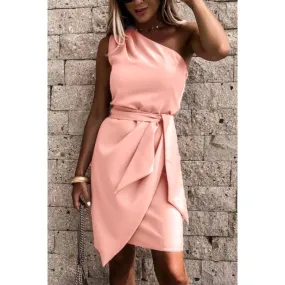 ELEGANTES MINIKLEID MIT EINER SCHULTERRIEMEN UND EINEM KLAPPROCK IRELAND, HELL-PINK